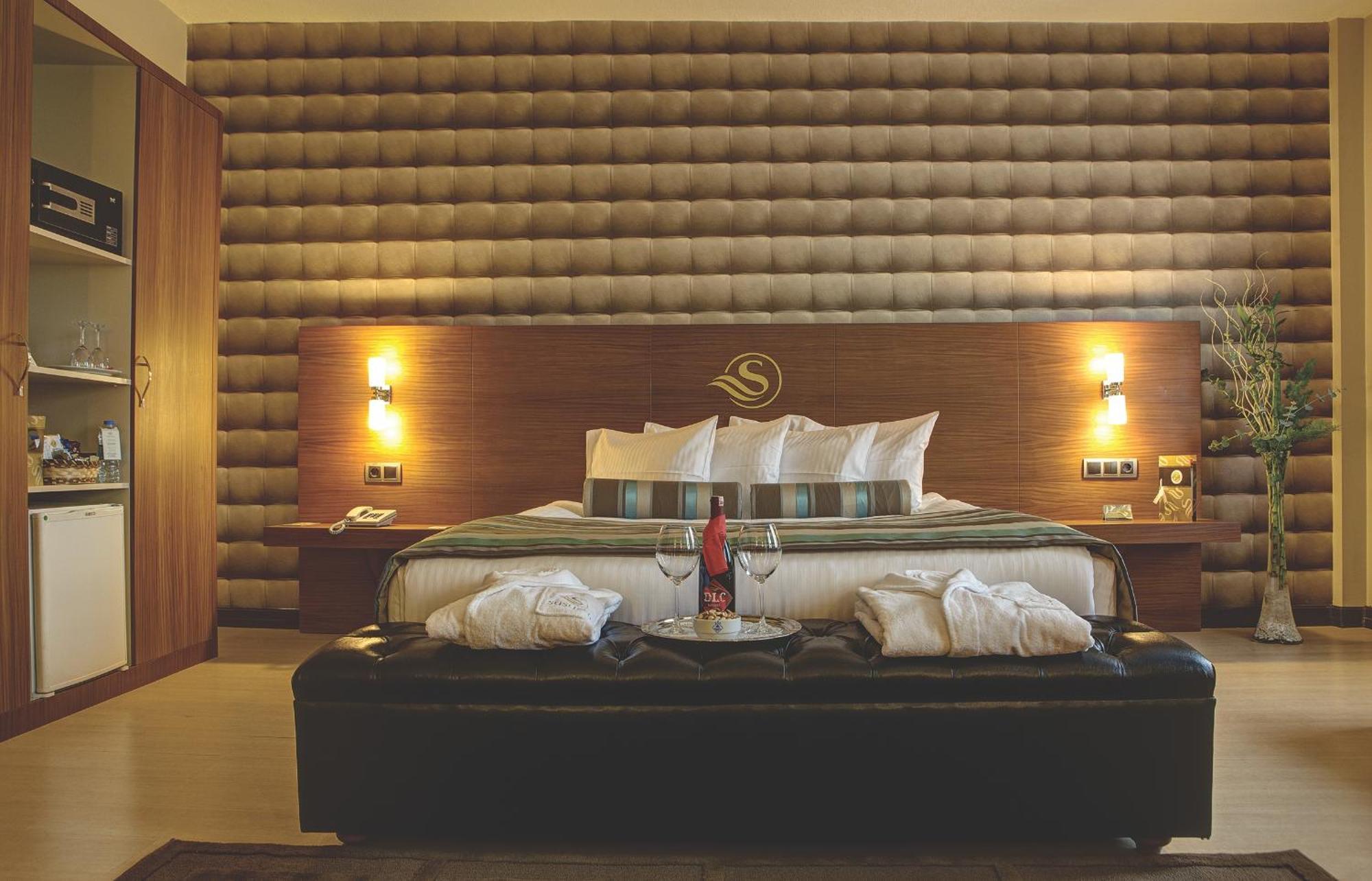 Susuzlu Atlantis Hotel Измир Екстериор снимка