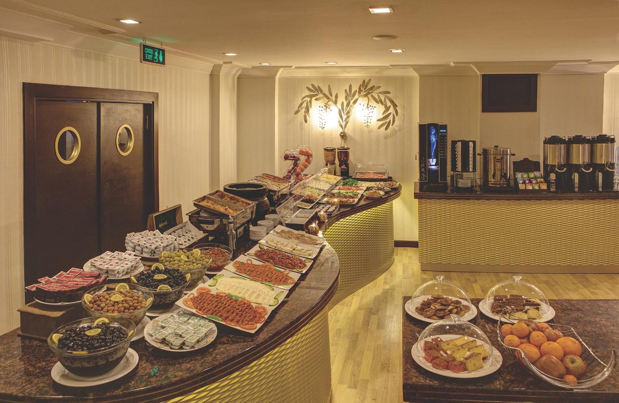 Susuzlu Atlantis Hotel Измир Екстериор снимка