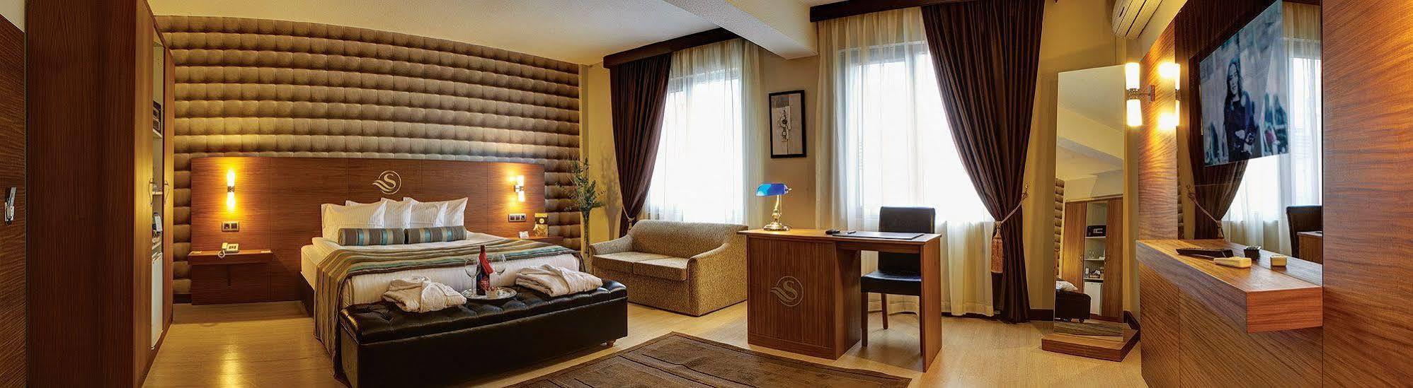 Susuzlu Atlantis Hotel Измир Екстериор снимка